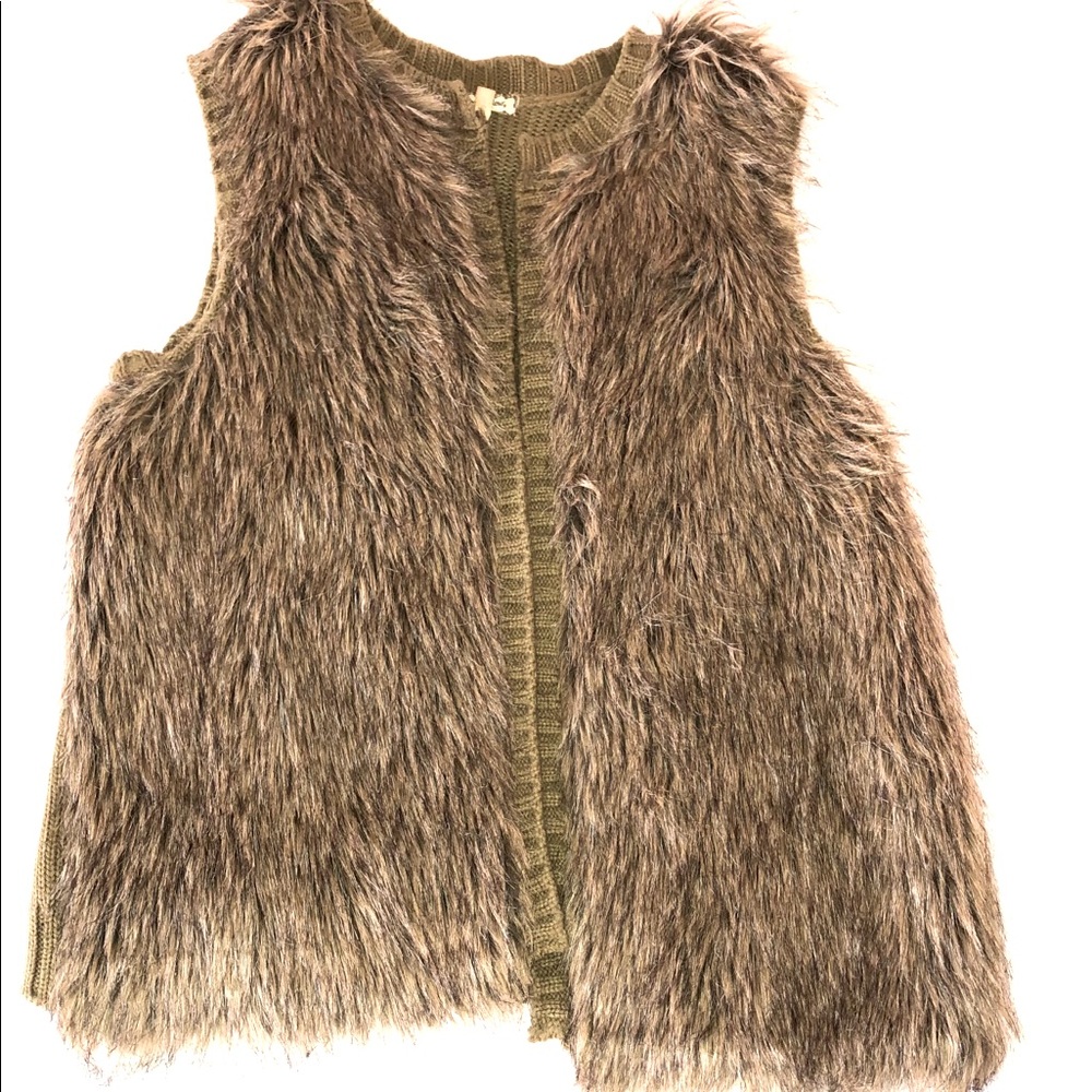 Eyeshadow Faux Fur Vest